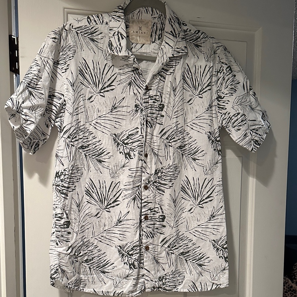 Amiana medium Black and White Leaf Print Shirt.  Great condition